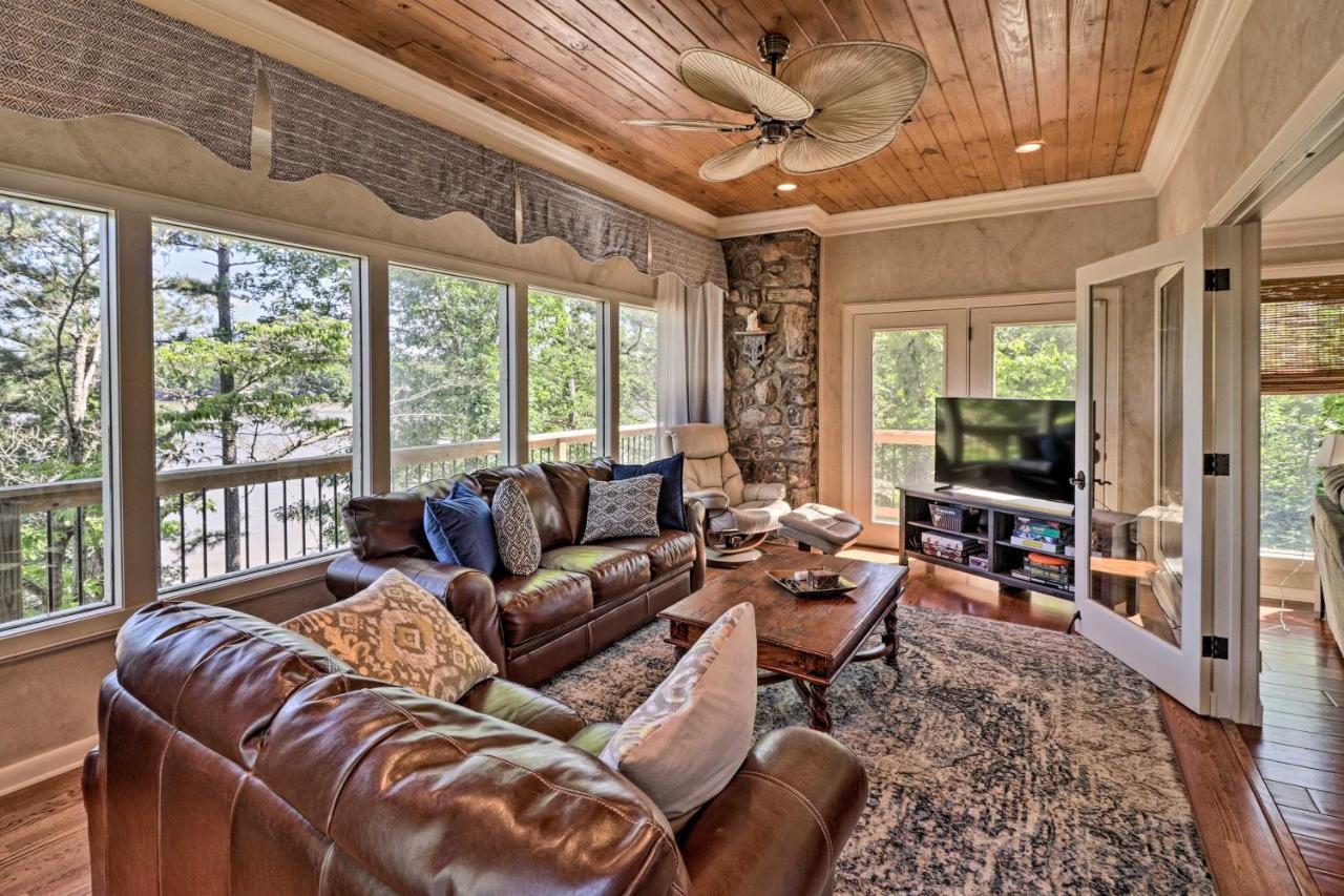 Luxury Hot Springs Oasis On Lake With Private Dock! Екстер'єр фото